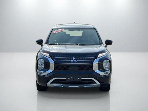 Silver 2023 Mitsubishi Outlander SE Special Editiont S-AWC