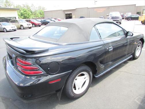 1995 Ford Mustang Base