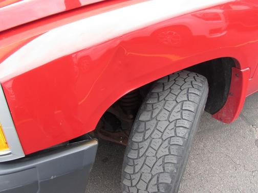 Red 2005 Dodge Dakota ST Club Cab