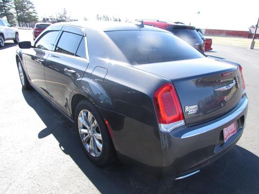 Granite Crystal Metallic Clearcoat 2016 Chrysler 300 Limited