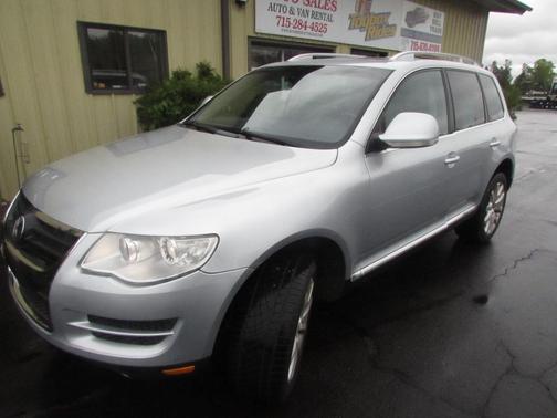 Reflex Silver Metallic 2010 Volkswagen Touareg V6 TDI