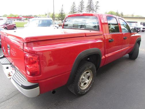Red 2008 Dodge Dakota Base
