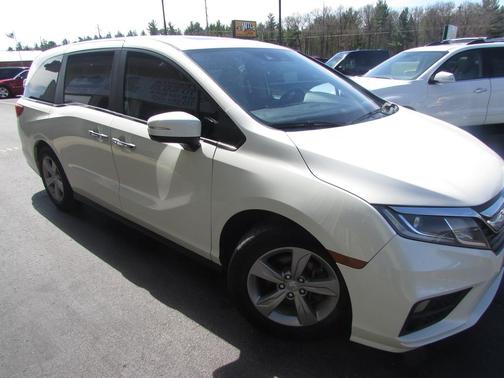 White Diamond Pearl 2018 Honda Odyssey EX-L