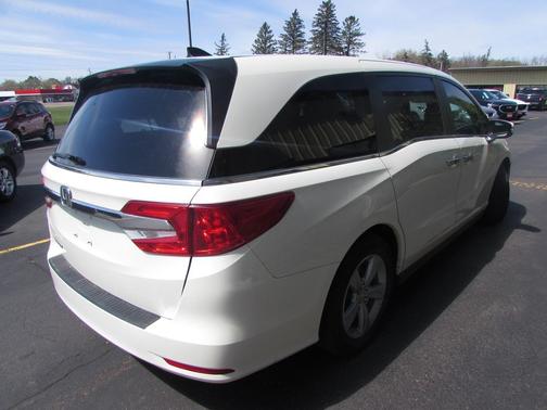 White Diamond Pearl 2018 Honda Odyssey EX-L