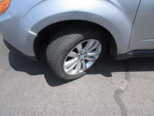 Ice Silver Metallic 2012 Subaru Forester 2.5X Premium