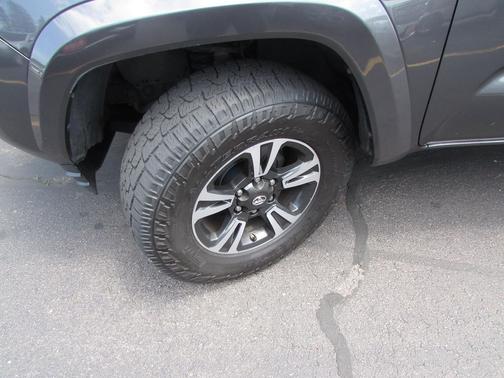 Magnetic Gray Metallic 2017 Toyota Tacoma TRD Sport