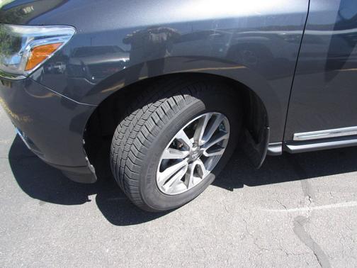 Grey 2013 Nissan Pathfinder SL