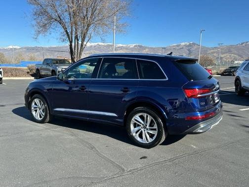2022 Audi Q7 55 Premium Plus