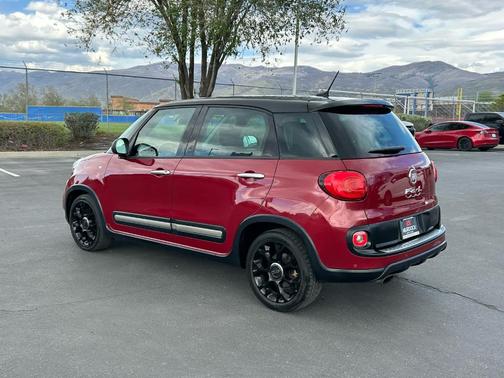 Deep Lava Red Pearl 2015 FIAT 500L Trekking