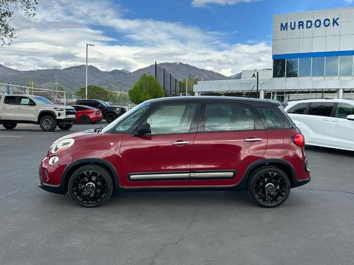 Deep Lava Red Pearl 2015 FIAT 500L Trekking