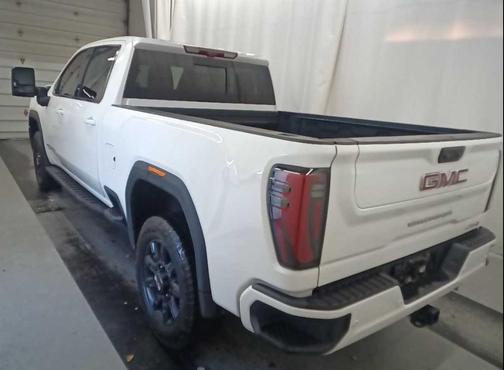 2025 GMC Sierra 3500 AT4