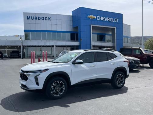 Summit White 2026 Chevrolet Trax LT