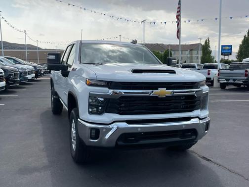 2025 Chevrolet Silverado 3500 LT