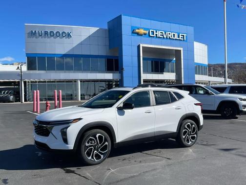 Summit White 2026 Chevrolet Trax 2RS