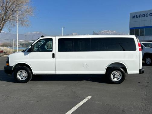 2025 Chevrolet Express 3500 LS