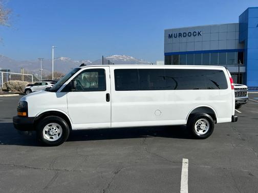 2025 Chevrolet Express 3500 LS