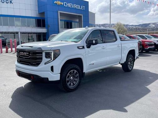 2024 GMC Sierra 1500 AT4