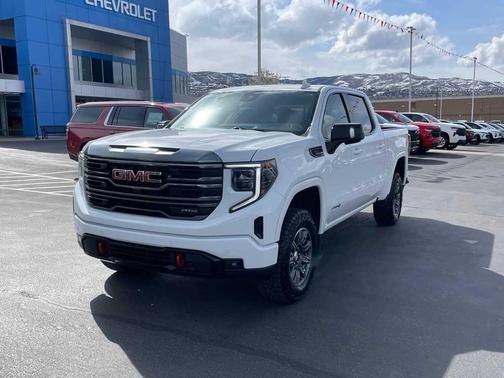 2024 GMC Sierra 1500 AT4