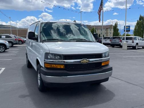 Summit White 2026 Chevrolet Express 3500 Work Van