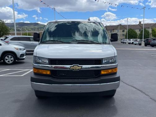 Summit White 2026 Chevrolet Express 3500 Work Van