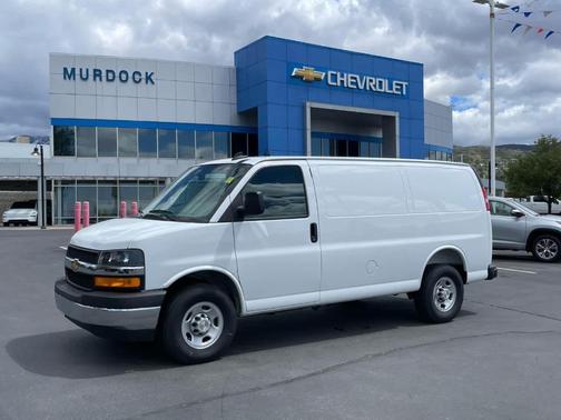 Summit White 2026 Chevrolet Express 3500 Work Van