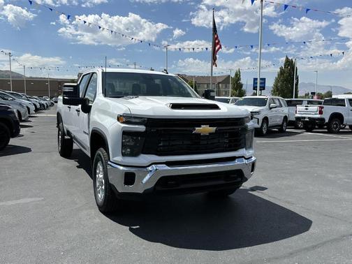 Summit White 2026 Chevrolet Silverado 3500 WT