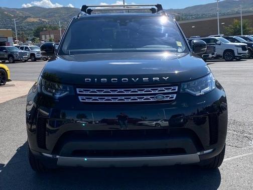 Photo 2 of 28 of 2017 Land Rover Discovery HSE