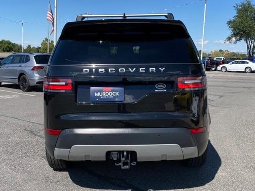 Photo 3 of 28 of 2017 Land Rover Discovery HSE