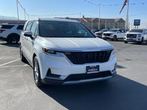 2024 Kia Carnival LX