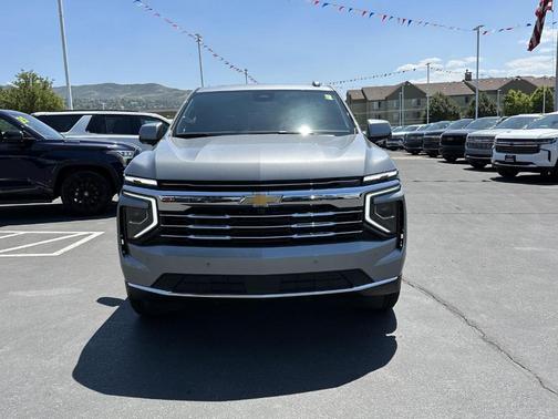 Sterling Gray Metallic 2026 Chevrolet Suburban LT