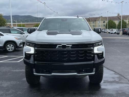 Summit White 2026 Chevrolet Silverado 3500 LT