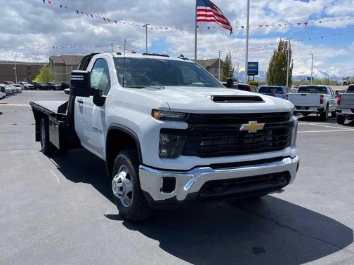 2025 Chevrolet Silverado 3500 WT