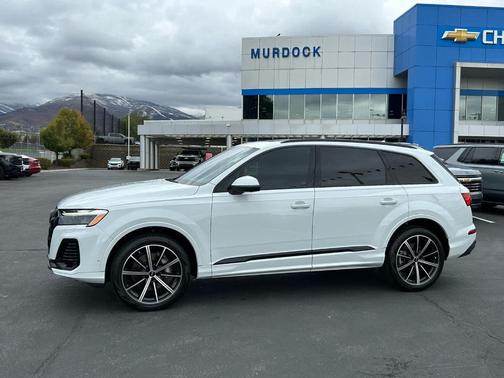 2025 Audi Q7 45 Premium Plus