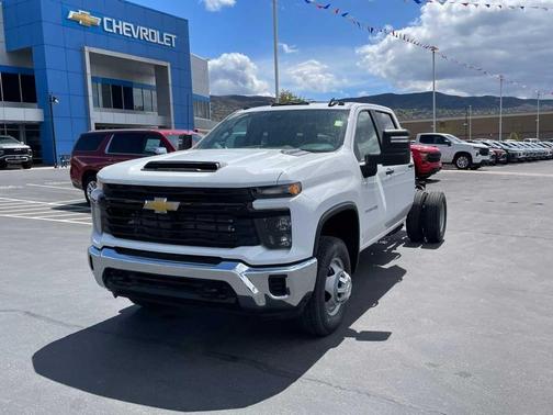 2025 Chevrolet Silverado 3500 WT