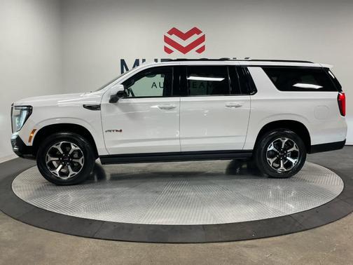 2025 GMC Yukon XL AT4