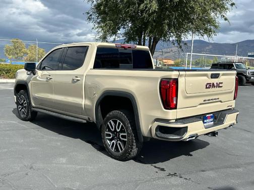 2022 GMC Sierra 1500 AT4
