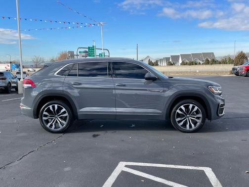 2022 Volkswagen Atlas Cross Sport 3.6L V6 SEL Premium R-Line