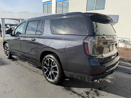2025 Chevrolet Suburban RST