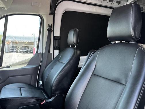 Oxford White 2023 Ford Transit-250