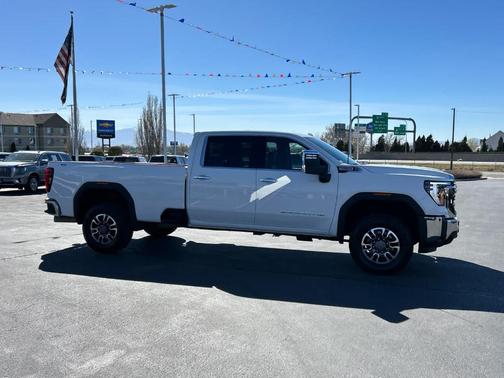 2025 GMC Sierra 3500 SLT