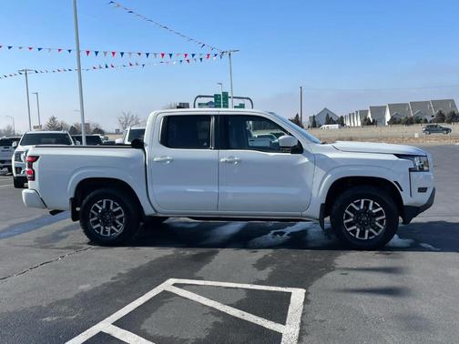 2022 Nissan Frontier SV