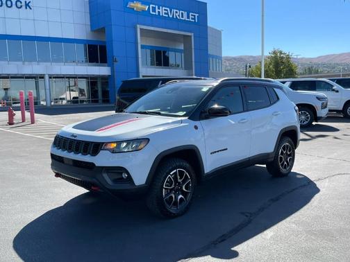 2025 Jeep Compass Trailhawk