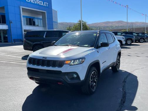 2025 Jeep Compass Trailhawk