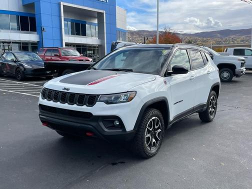 2025 Jeep Compass Trailhawk