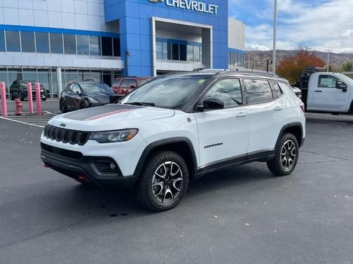 2025 Jeep Compass Trailhawk