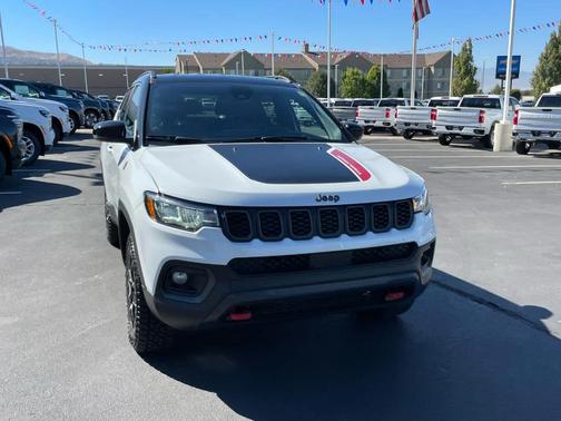 2025 Jeep Compass Trailhawk