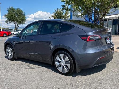 Photo 4 of 25 of 2021 Tesla Model Y Long Range
