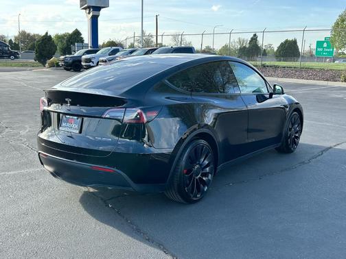 Black 2023 Tesla Model Y Performance