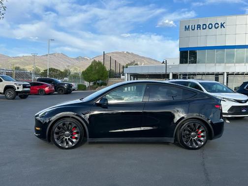 Black 2023 Tesla Model Y Performance
