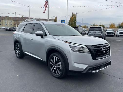 2024 Nissan Pathfinder Platinum